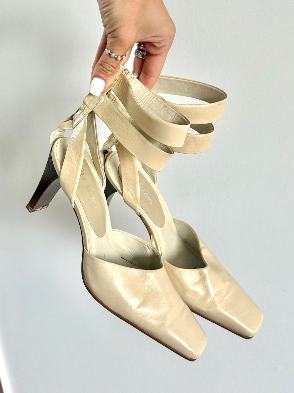VINTAGE GENUINE LEATHER cream Beige Ankle Strap Heels closed toe pointed coach